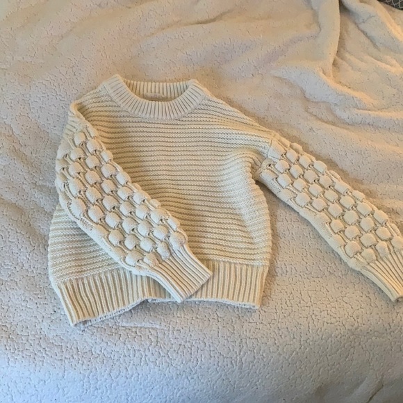 Elodie brand. Chunky cream colored sweater. - Picture 1 of 4